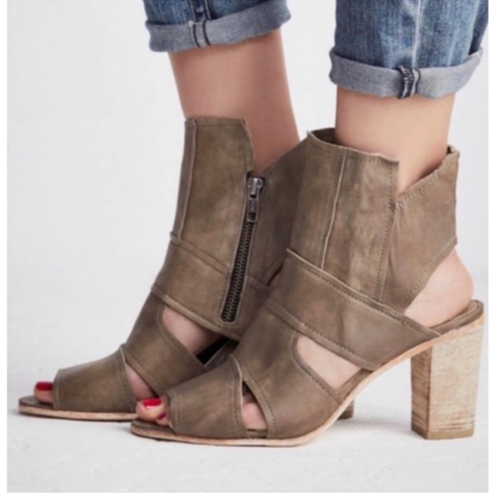FREE PEOPLE Effie Block Heel Leather Sandal